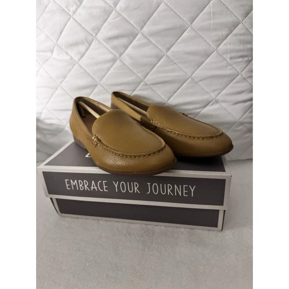 Dansko Womens Wheat Lorri Tumbled Leather Loafers Size 40 US 9.5 New With Box